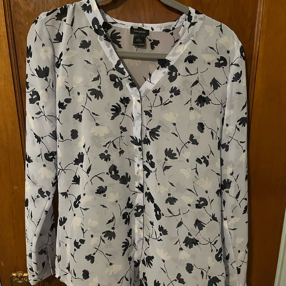 Ann Taylor Black and White Long Sleeve Button Down Blouse